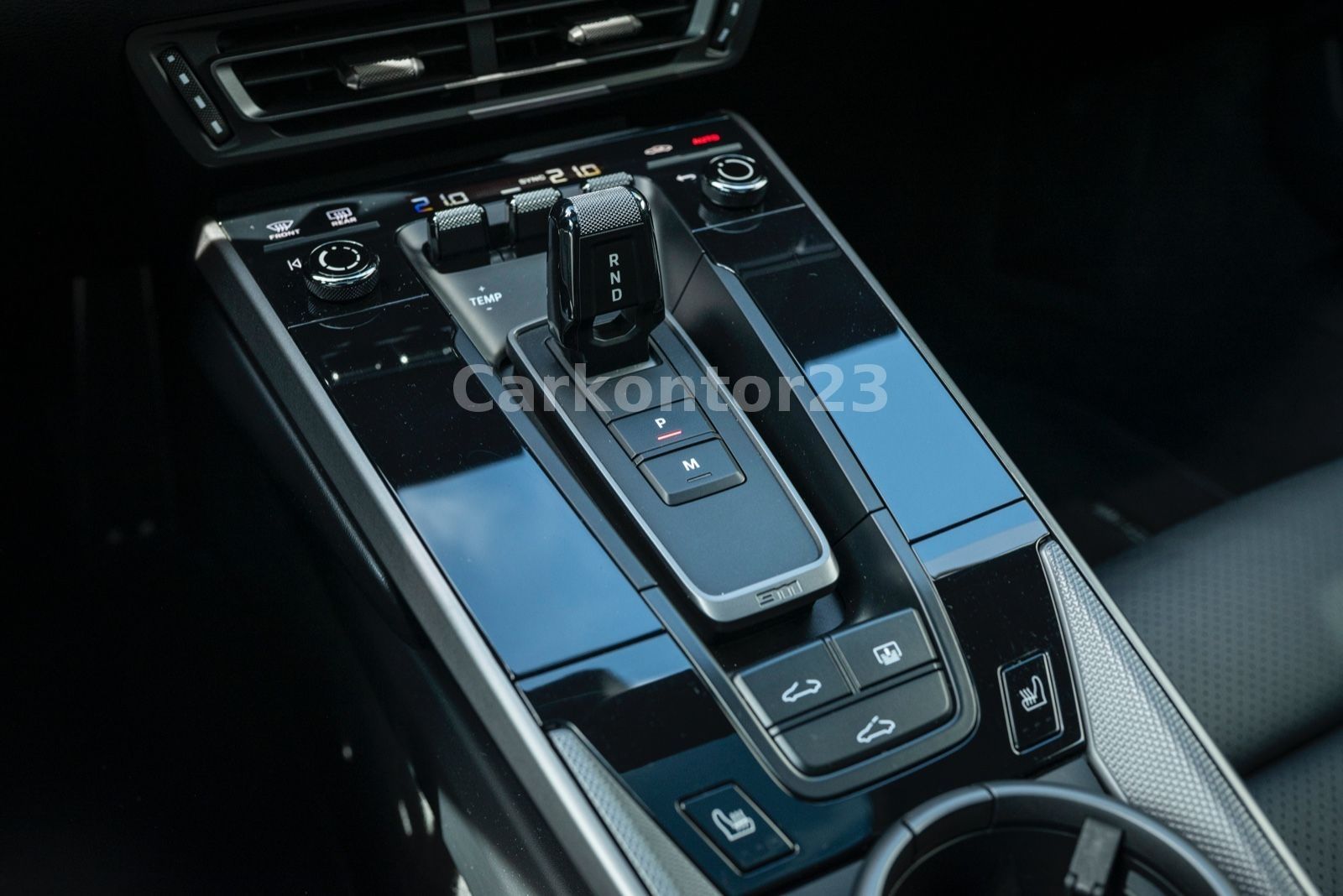 Porsche 992 Carrera - Samsaru's Car Outlet