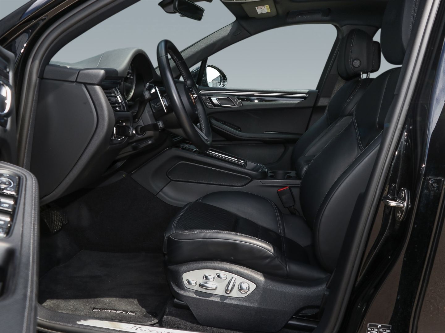 Porsche Macan S - Samsaru's Car Outlet