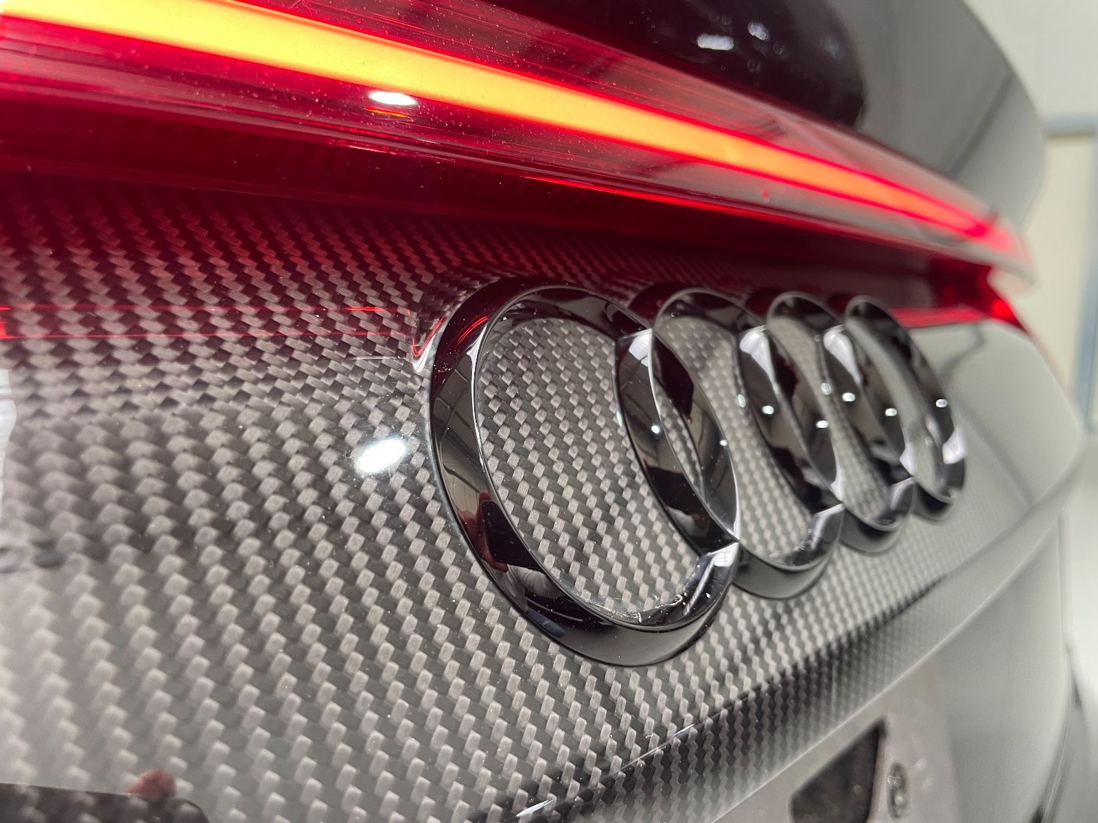 Audi RSQ8/Keramik/Carbon/Pano/RS-Dynm-Pkt/APR-720PS