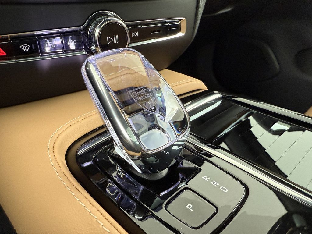 Volvo V60 T6 Ultra Bright Recharge Plug-In Hybrid AWD