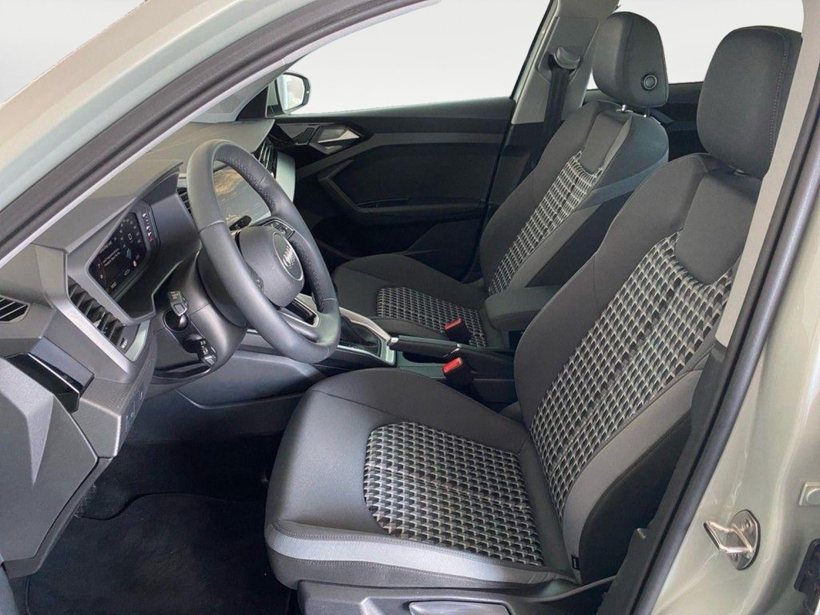 Audi A1 Sportback 25 TFSI advanced - Samsaru's Car Outlet