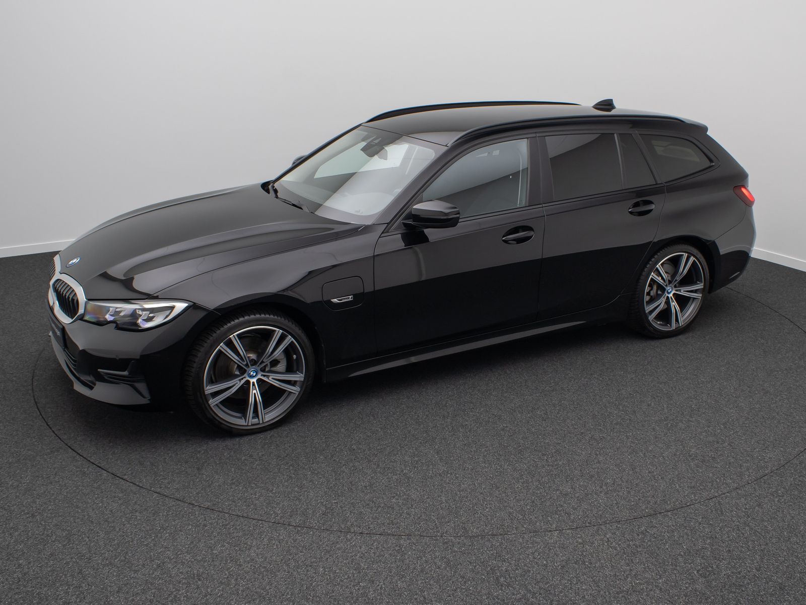 BMW 320e - Samsaru's Car Outlet