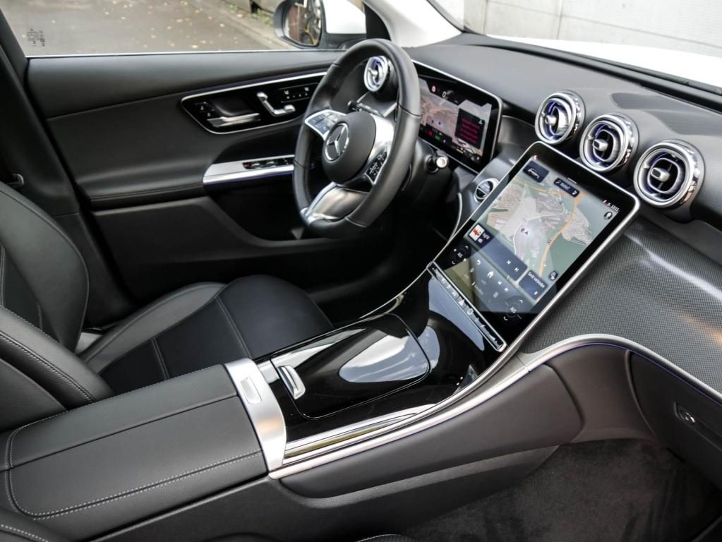 Mercedes-Benz GLC 300 e 4M Avantgarde/Pano/AHK/Distr/Memo/18''