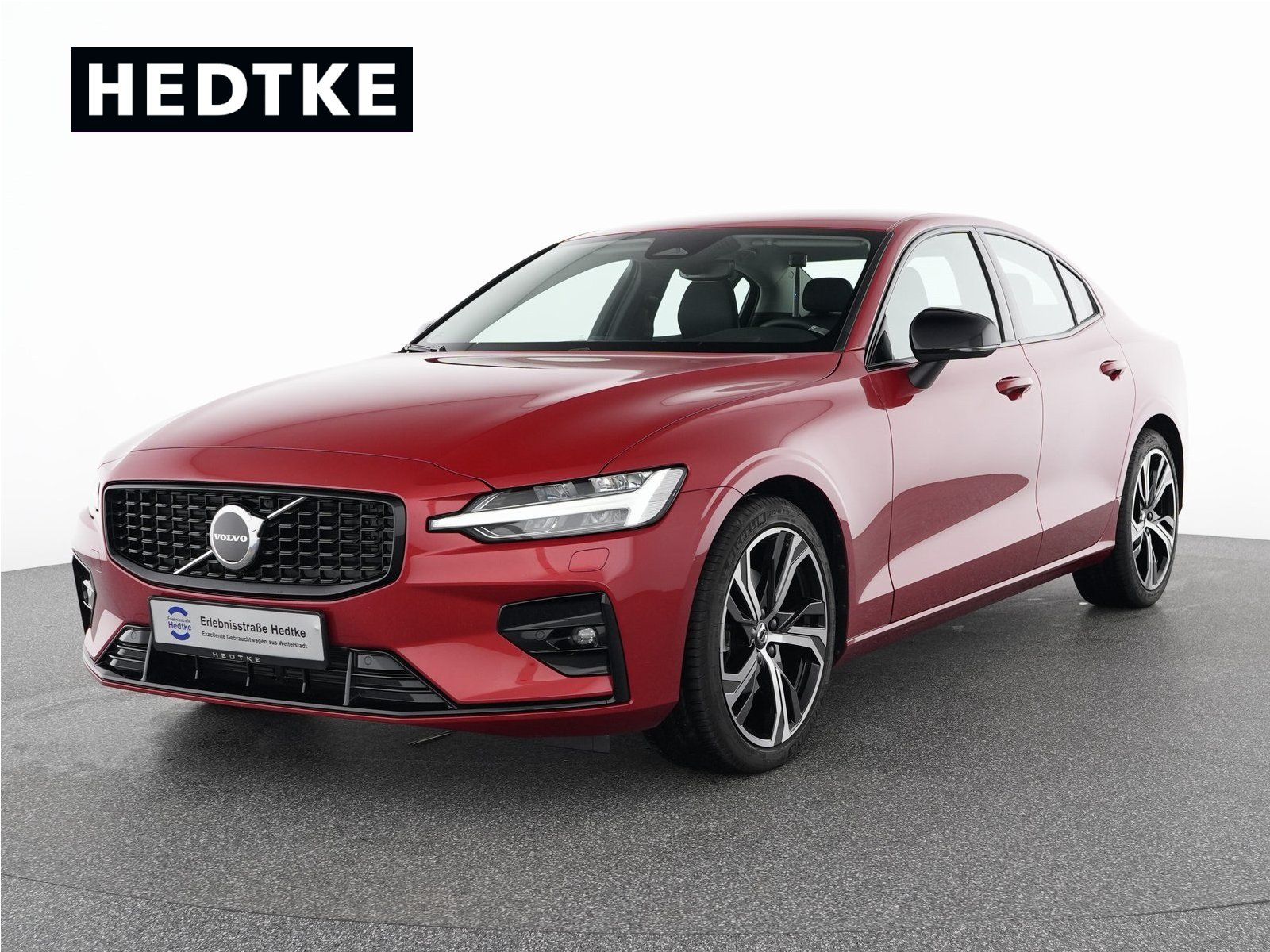 Volvo S60 B4 Benzin Plus Dark 19"+VOLL-LED+ACC+WSS-HZG