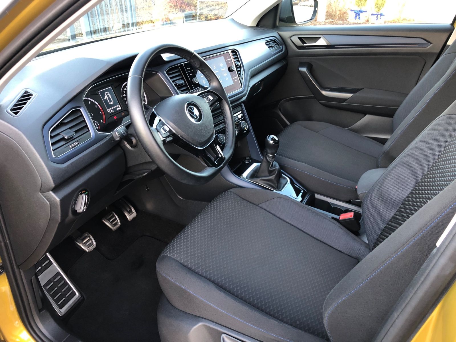 Volkswagen T-Roc United - Samsaru's Car Outlet
