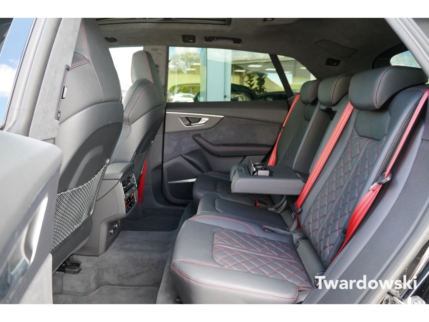 Audi Q8 50 TDI S line Pano HUD Matrix 23''B&O AHK 360