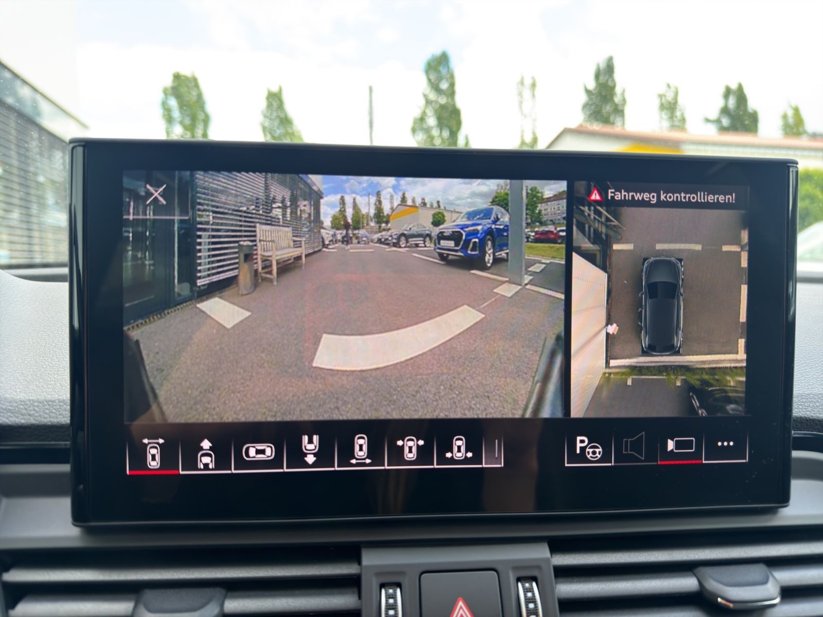 Audi Q5 55 TFSI e quattro S-tronic S line Matrix Umge