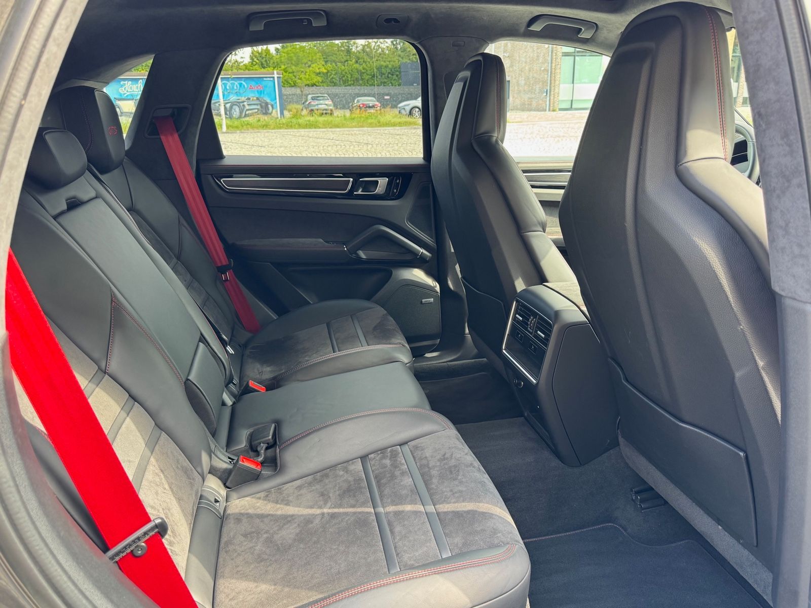 Porsche Cayenne GTS/BOSE/Chrono/Head-Up/Pano