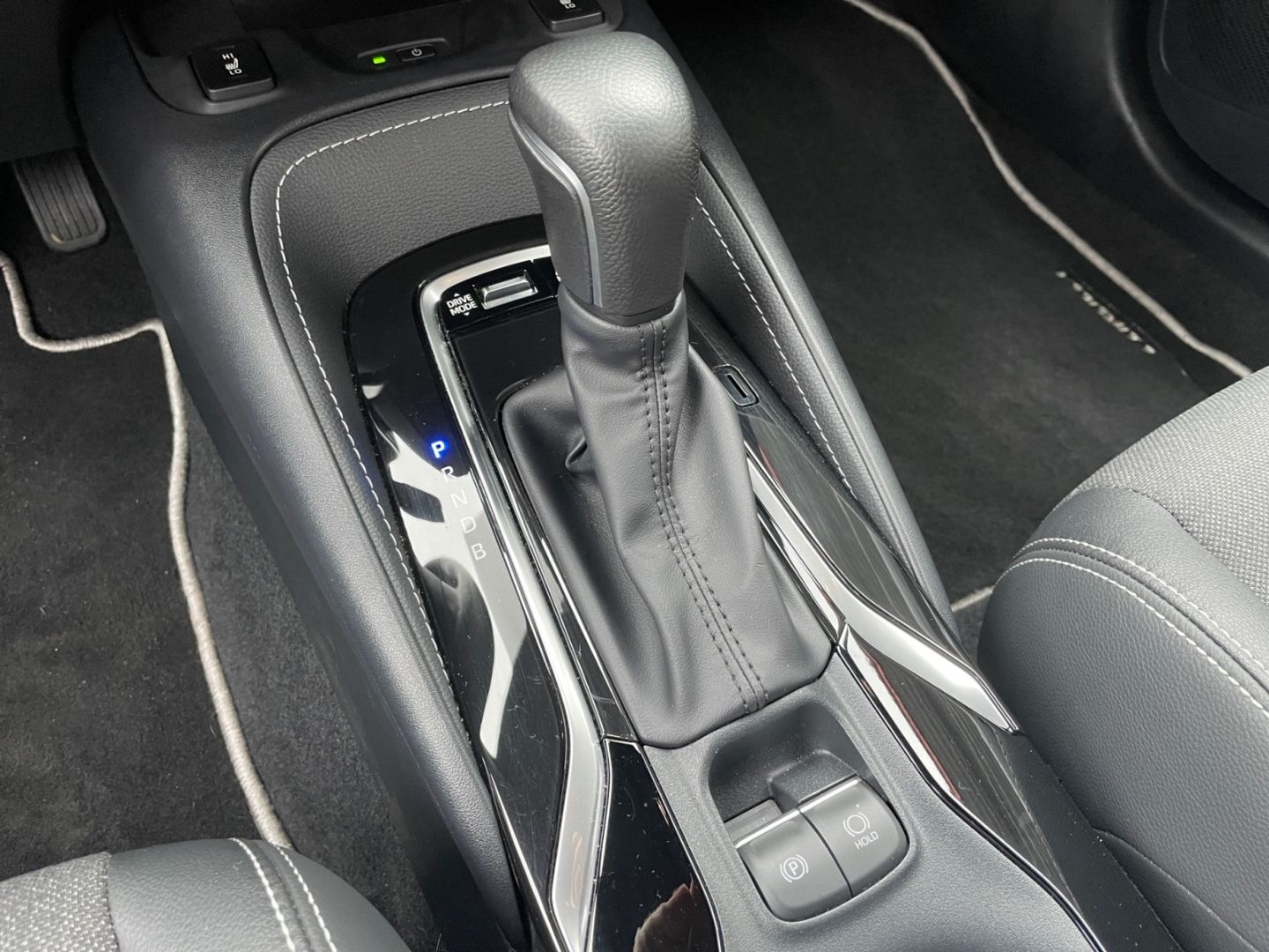 Toyota Corolla 1,8 Hybrid TS Black&White *Kamera*el Hec