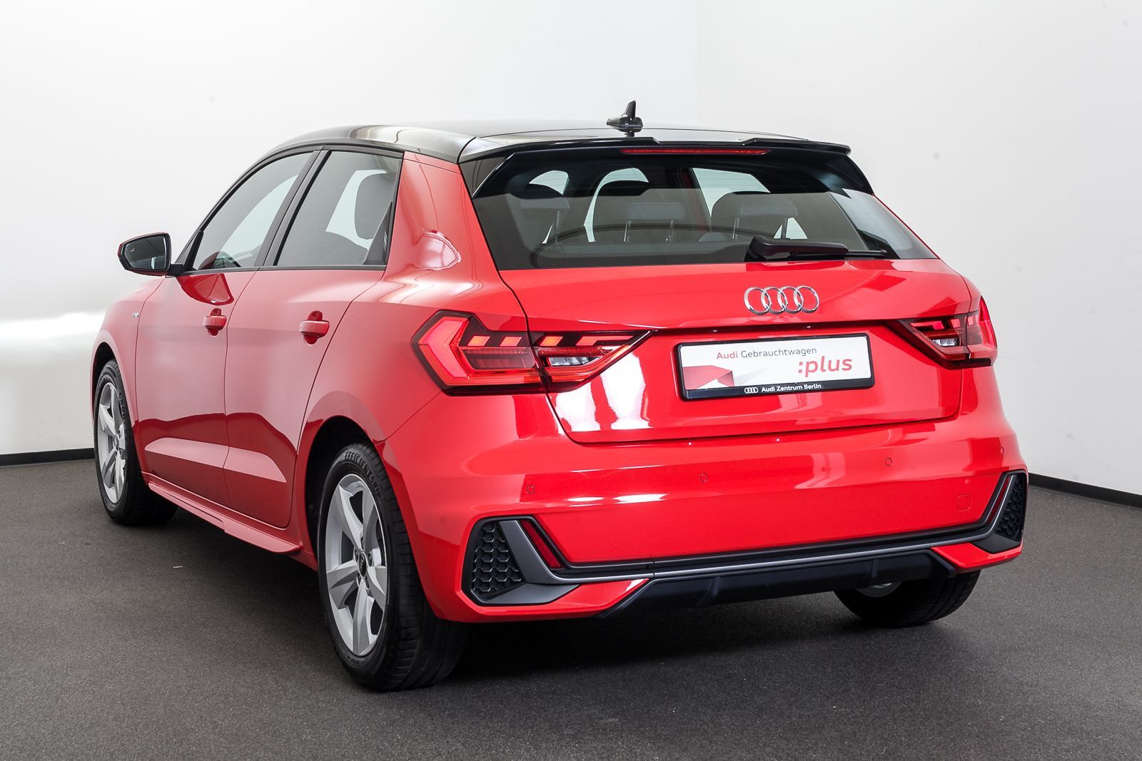 Audi A1 Sportback S line 30 TFSI S tr. - Samsaru's Car Outlet