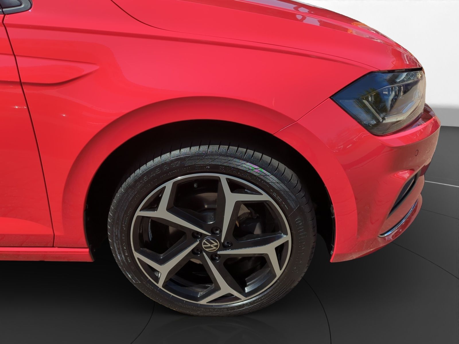 Volkswagen Polo 1.0 TSI Highline - Samsaru's Car Outlet
