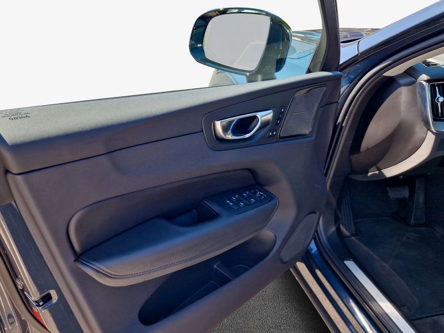 Volvo XC60 B5 B AWD Plus Dark