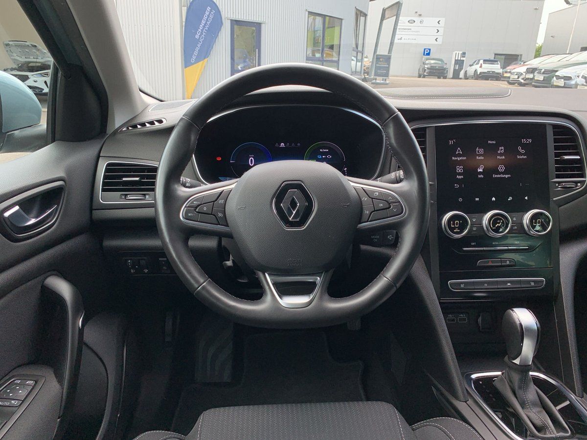 Renault Megane Grandtour ZEN E-TECH Plug-in - Samsaru's Car Outlet
