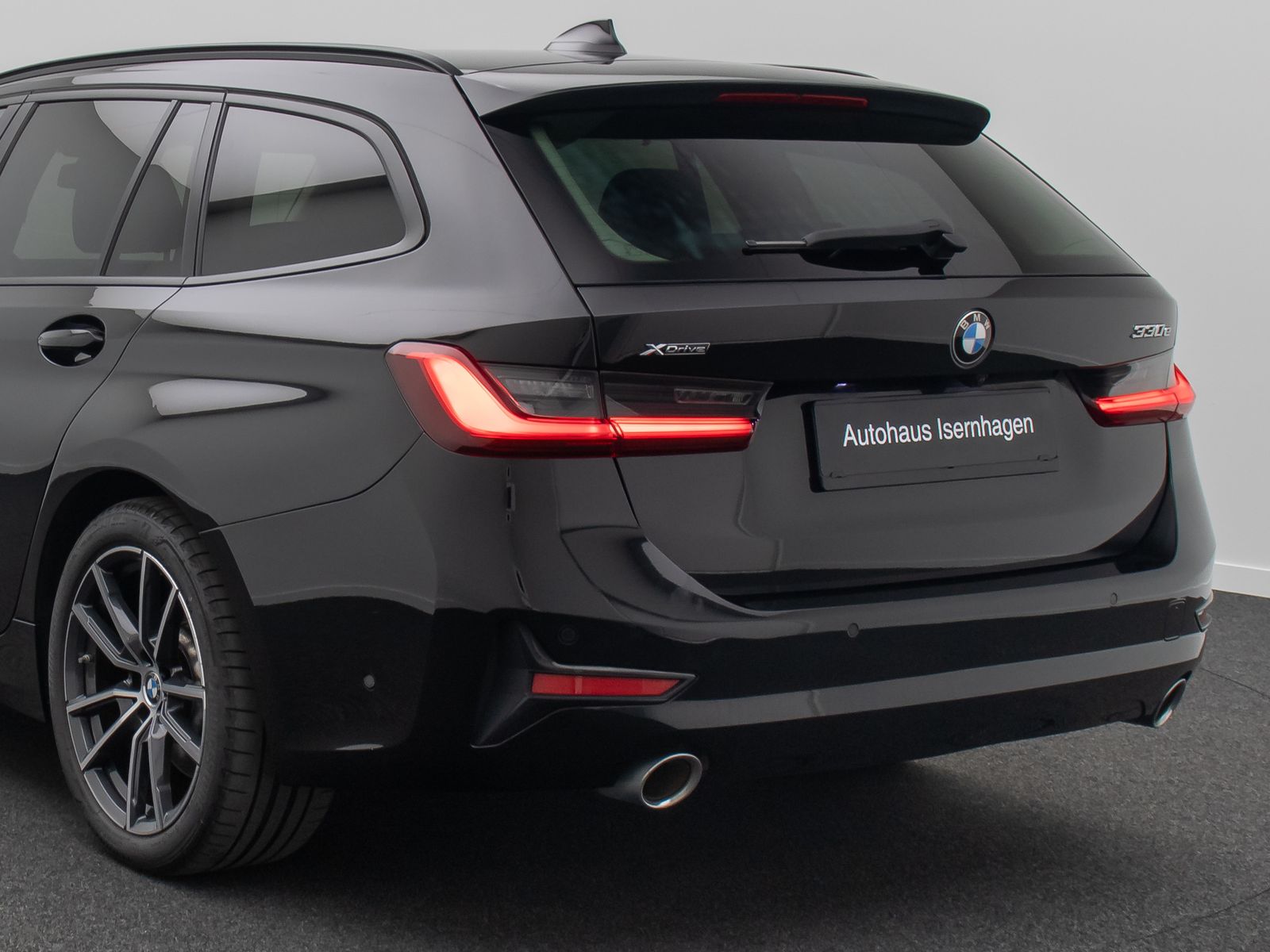 BMW 330e xD - Samsaru's Car Outlet