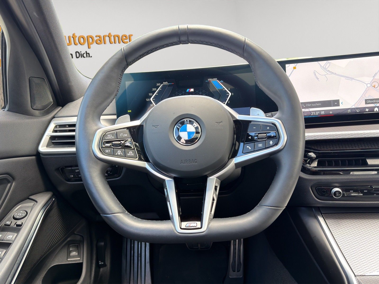 BMW 320 d xDrive M Sport LEDER/PANO/HuD/RFK/STHZ