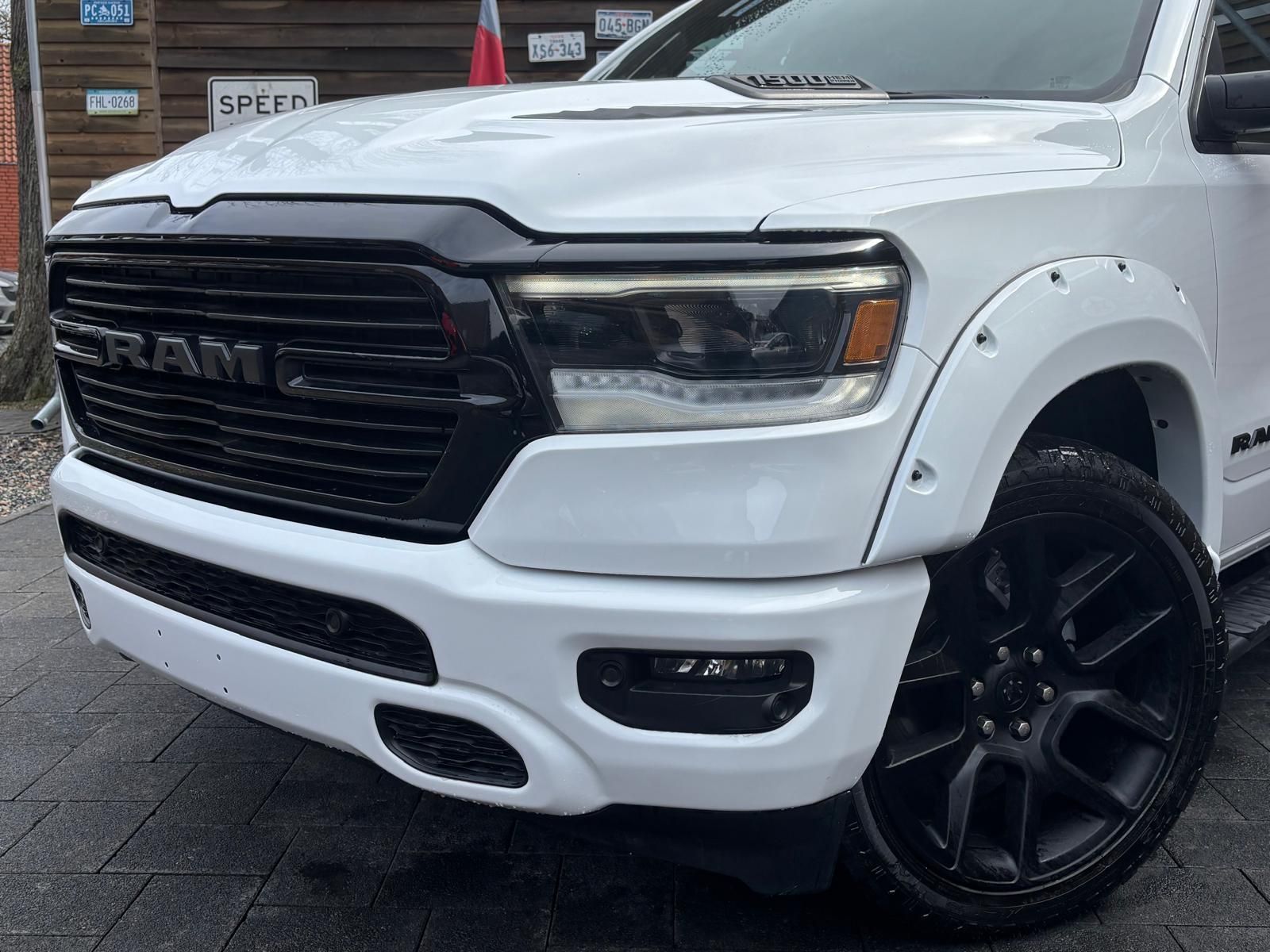 Dodge RAM 1500 Laramie 5.7L 12Zoll Display 4x4 LPG AHK