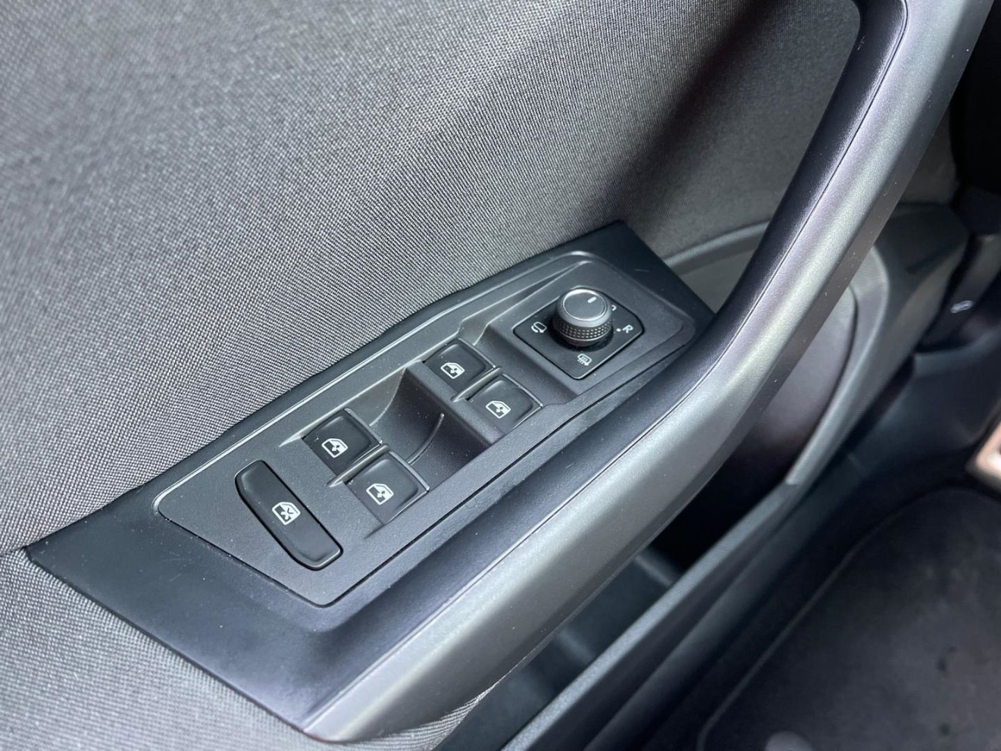 Volkswagen T-Roc Active Style 2.0 TDI - Samsaru's Car Outlet