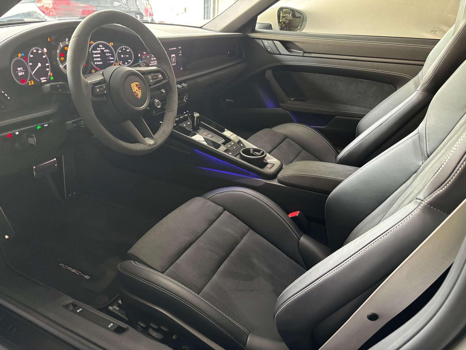 Porsche 992 Carrera 4 GTS Cab. Lift Inno Matrix Bose 18-