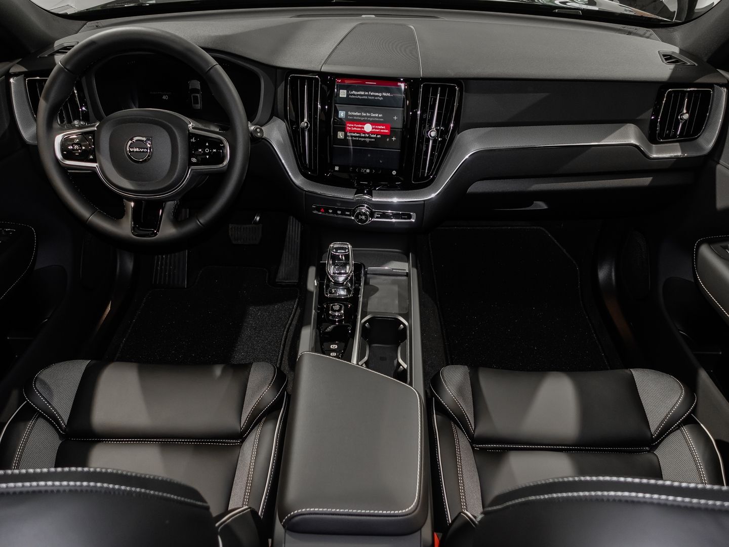 Volvo XC60 T6 AWD Plus Black - Samsaru's Car Outlet