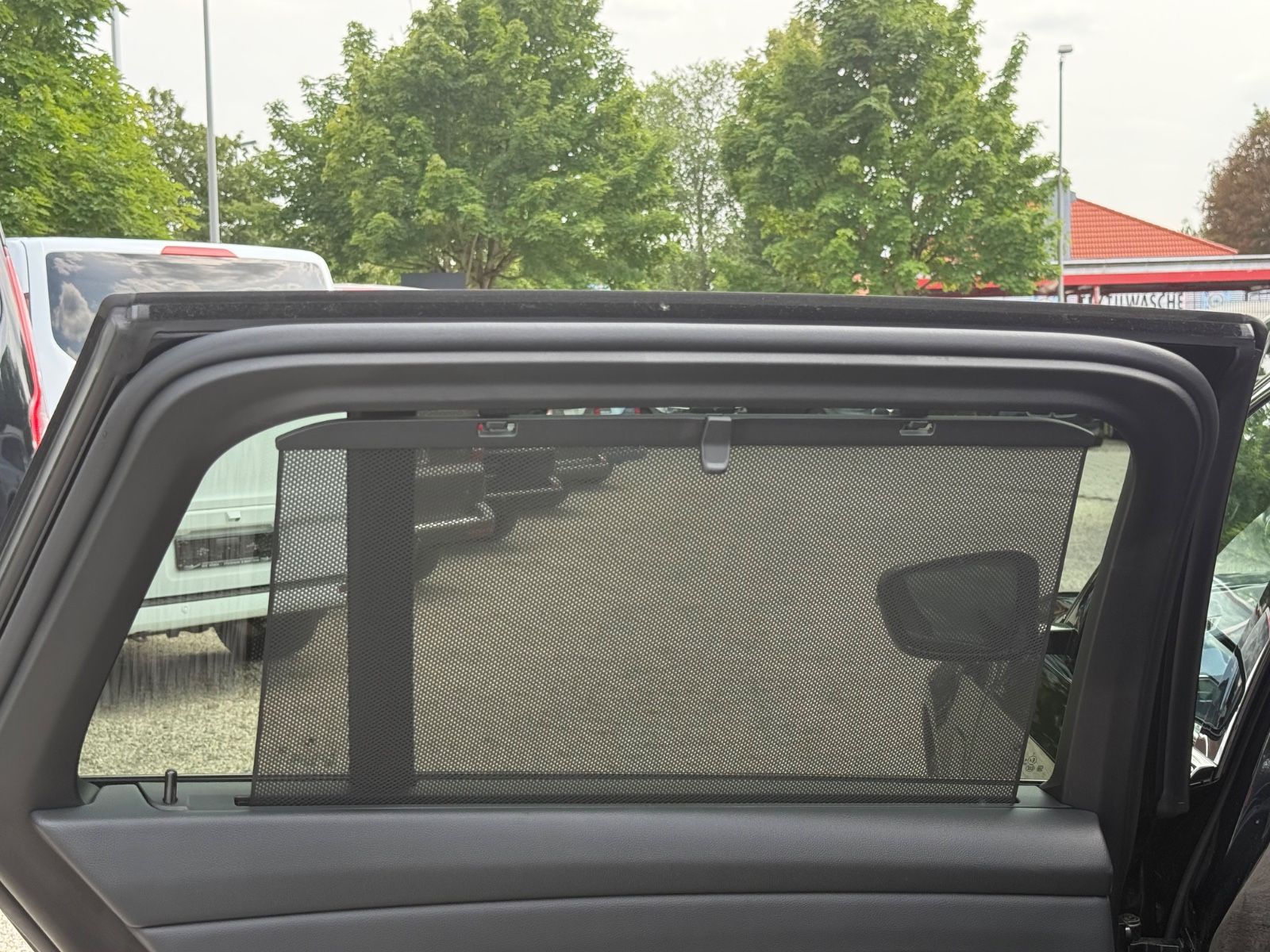 BMW 330 e xDrive M Sport - Samsaru's Car Outlet