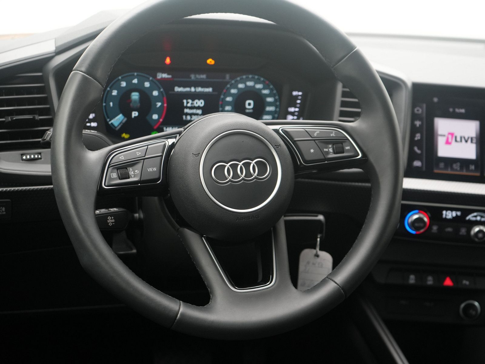 Audi A1 Sportback advanced KAM SHZ PDC PORT NAVI