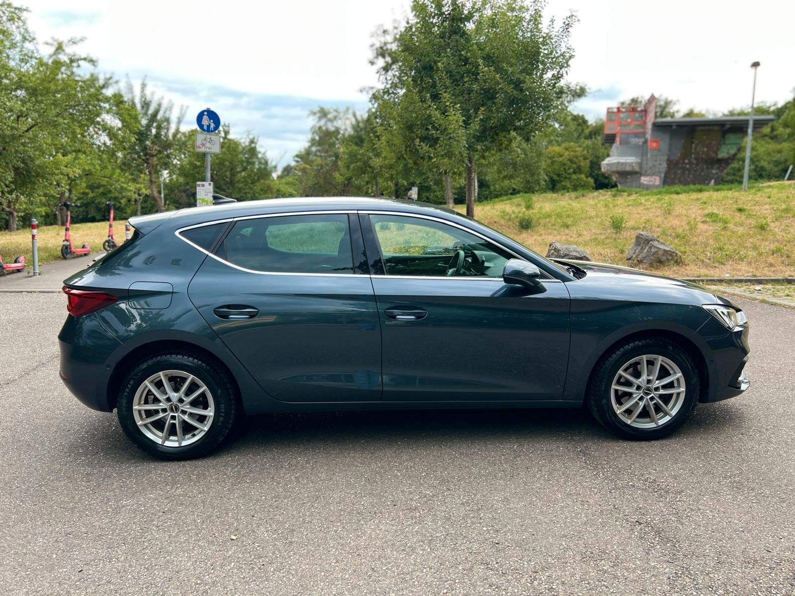Seat Leon 1.5 ETSI ACT Plus - Samsaru's Car Outlet