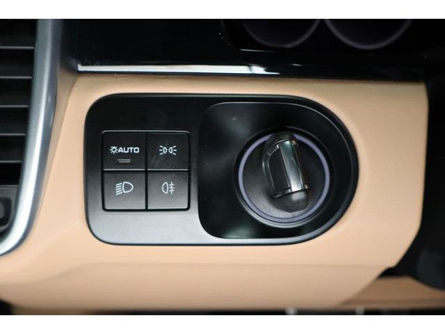 Porsche Cayenne GTS Head-Up Massage Standh. Panorama DAB