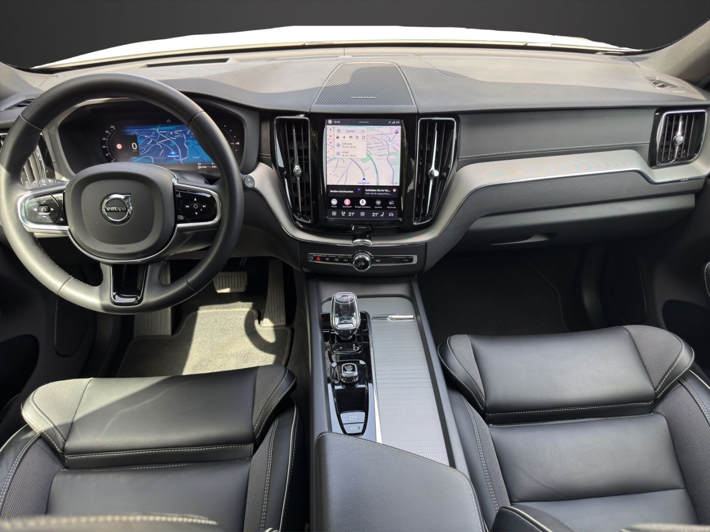 Volvo XC60 T8 AWD Ultimate Dark Recharge Plug-In Hybri