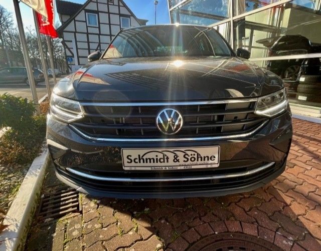 Volkswagen Tiguan 1.5 l TSI Active - Samsaru's Car Outlet