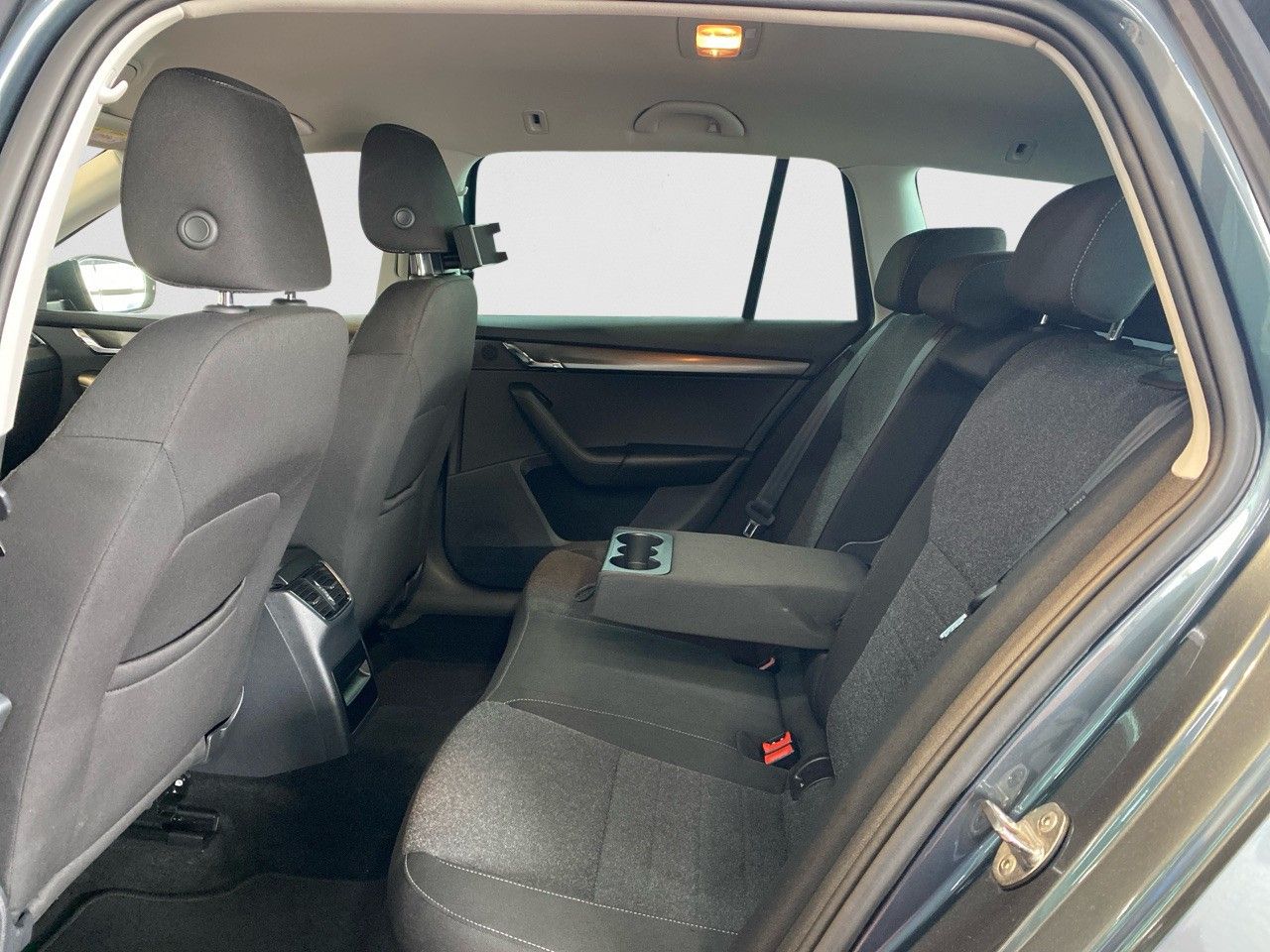 Skoda Octavia Combi Tour 1.5 TSI - Samsaru's Car Outlet