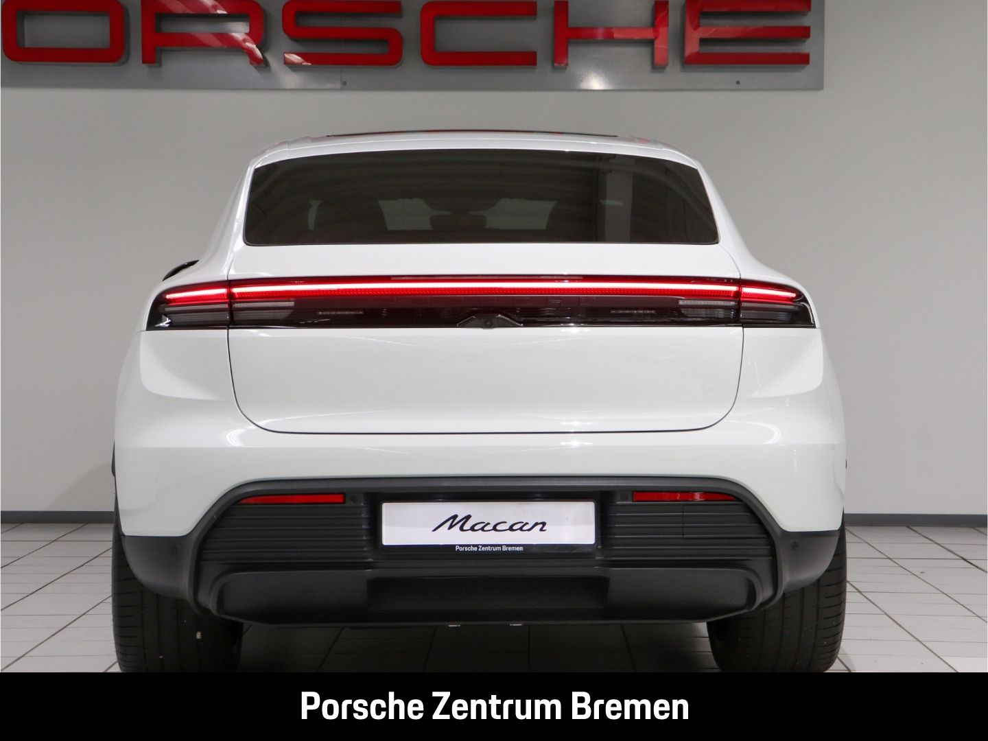 Porsche Macan 4 - Samsaru's Car Outlet