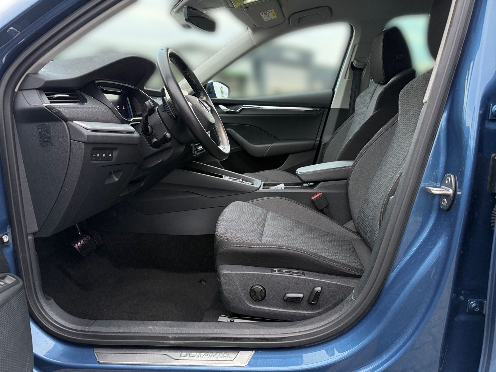 Skoda Octavia 1.4 TSI iV First Edition - Samsaru's Car Outlet