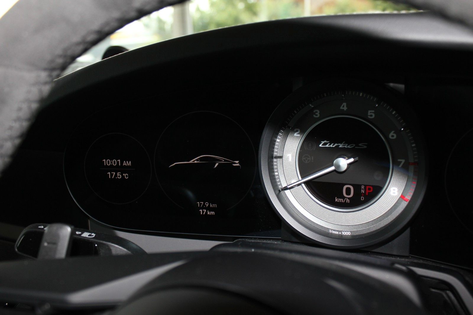 Porsche 911 Turbo S RHD/Sportabgas/SportDesign/GDach/SWA
