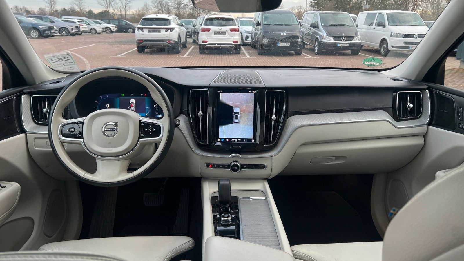 Volvo XC60 B5 D Ultimate Dark AWD*360°*AHK*HUD*LUFT*