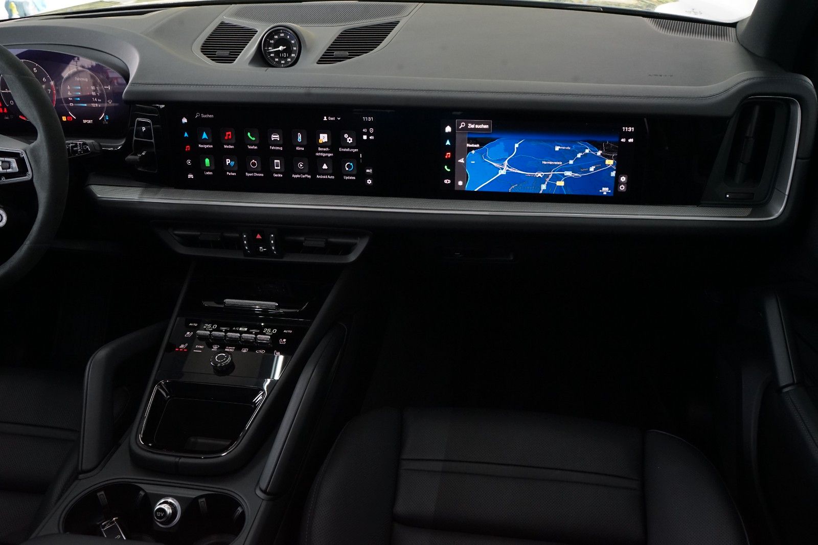 Porsche Cayenne E-Hybrid/PANO/P-Display/HUD/AHK/18W/ACC