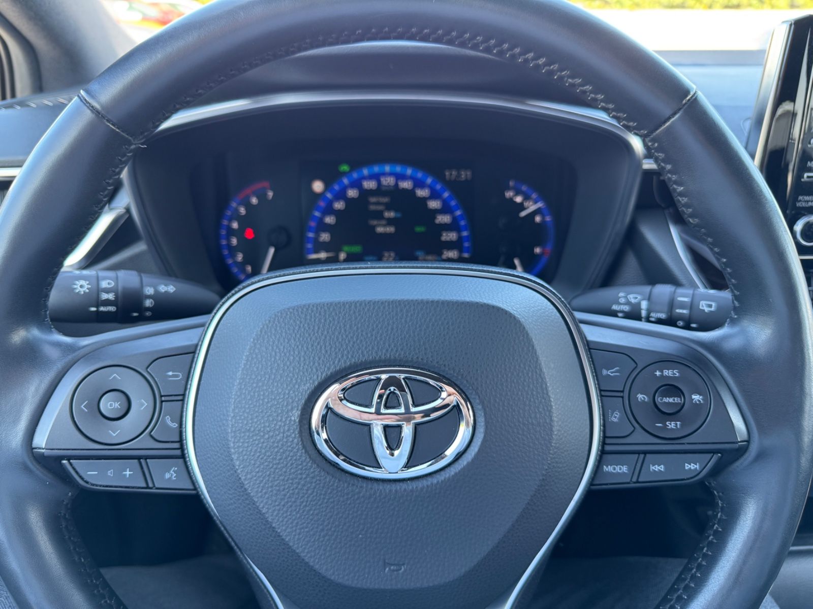 Toyota Corolla Hybrid - Samsaru's Car Outlet