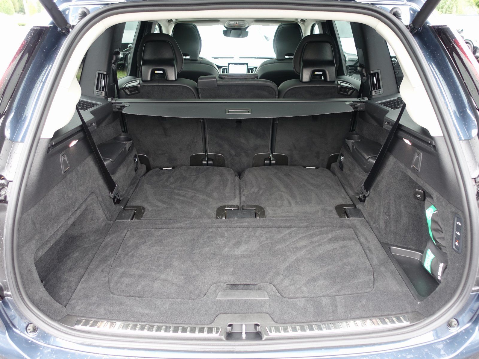 Volvo XC90 Plus Dark T8 AWD Plug-in Hybrid//B&W/AHK