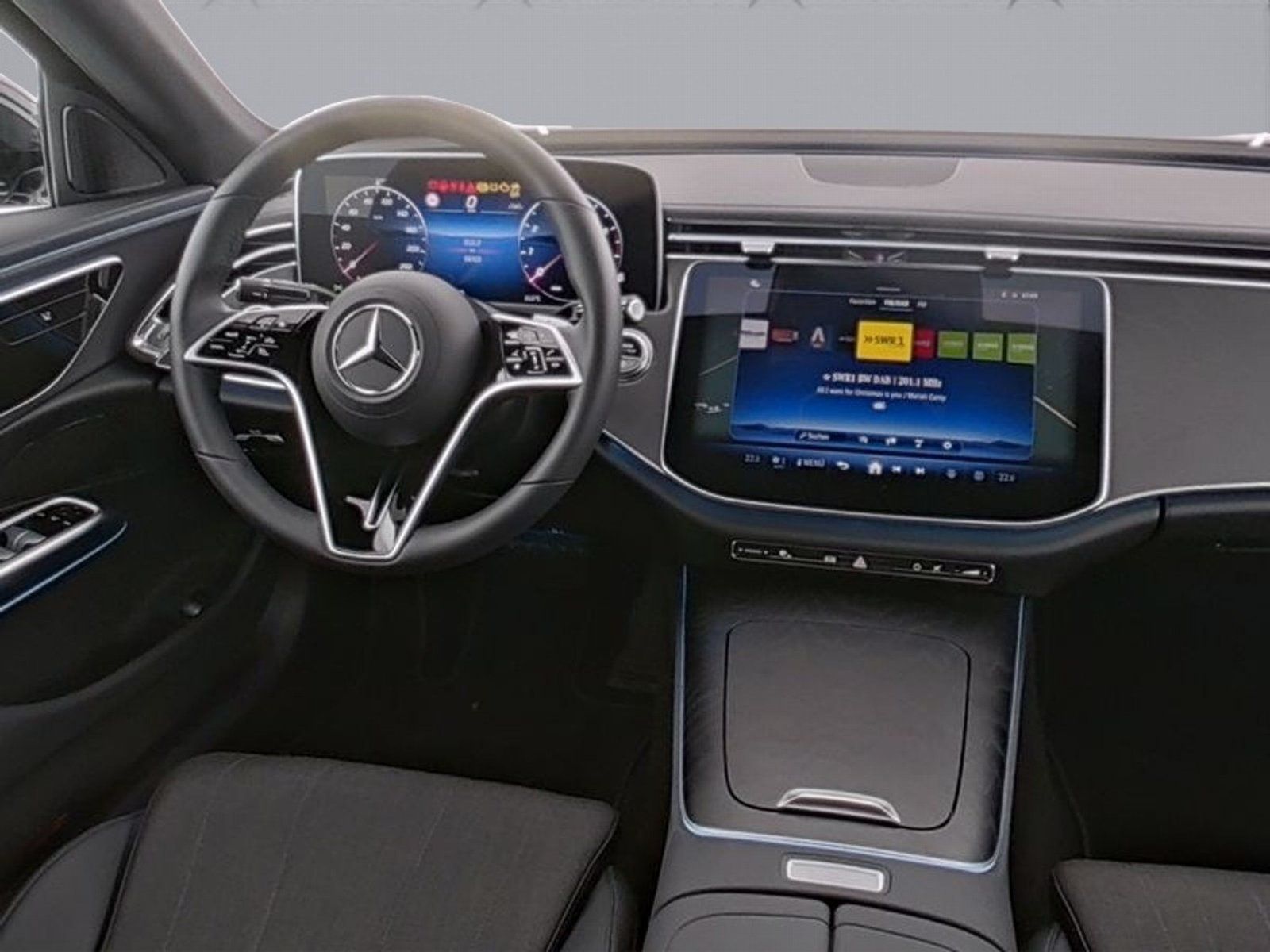 Mercedes-Benz E 200 AVANTGARDE - Samsaru's Car Outlet
