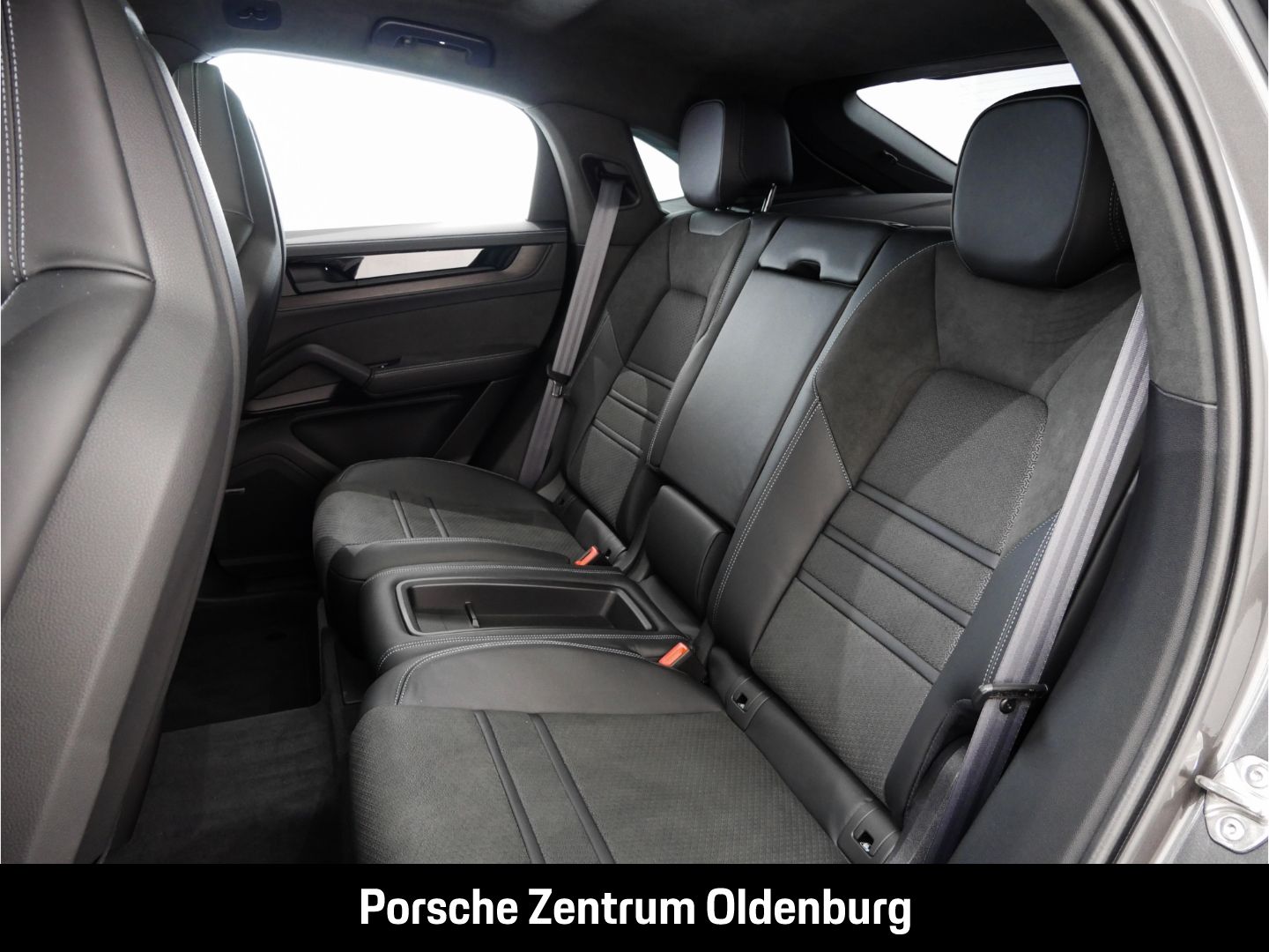 Porsche Cayenne GTS Coupe HuD Matrix Standheizung AHK