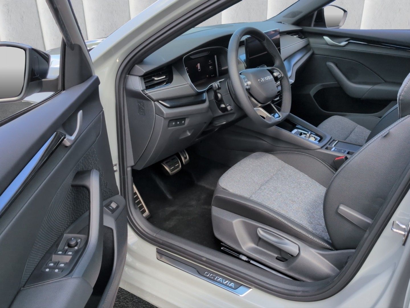 Skoda Octavia Combi SPORTLINE 4x4 2.0TSI*AHK Panodach