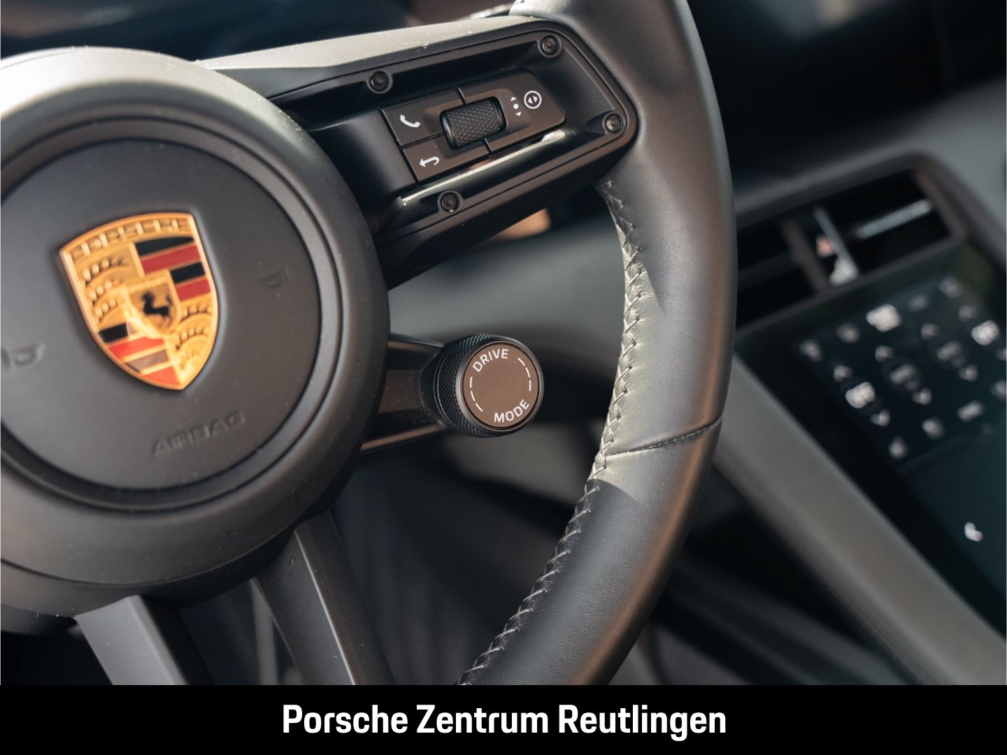 Porsche Taycan Turbo Cross Turismo LED-Matrix Panorama