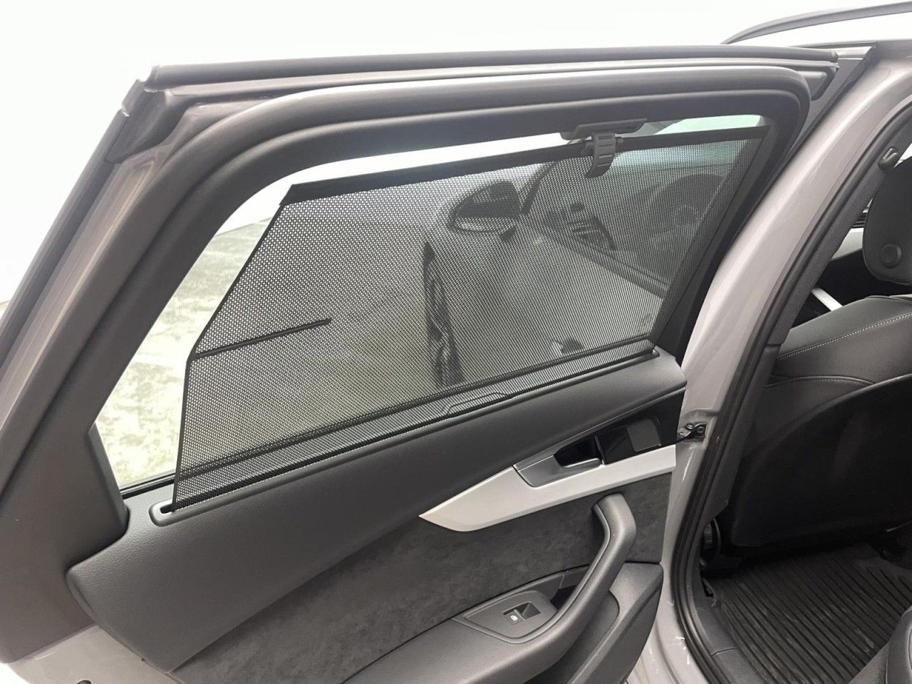 Audi A4 Avant 45 TFSI quattro S-line - Samsaru's Car Outlet
