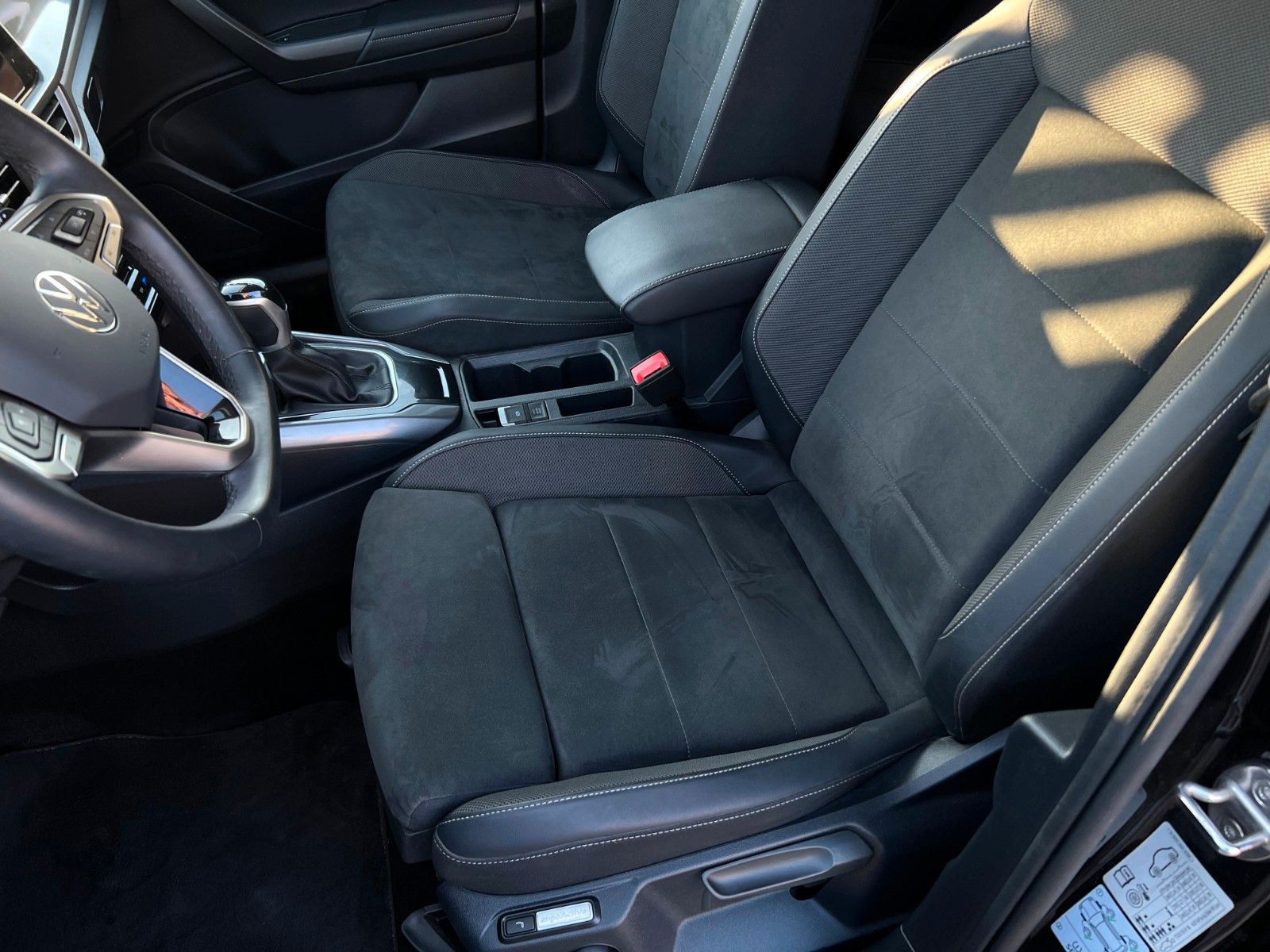 Volkswagen T-Roc Style - Samsaru's Car Outlet
