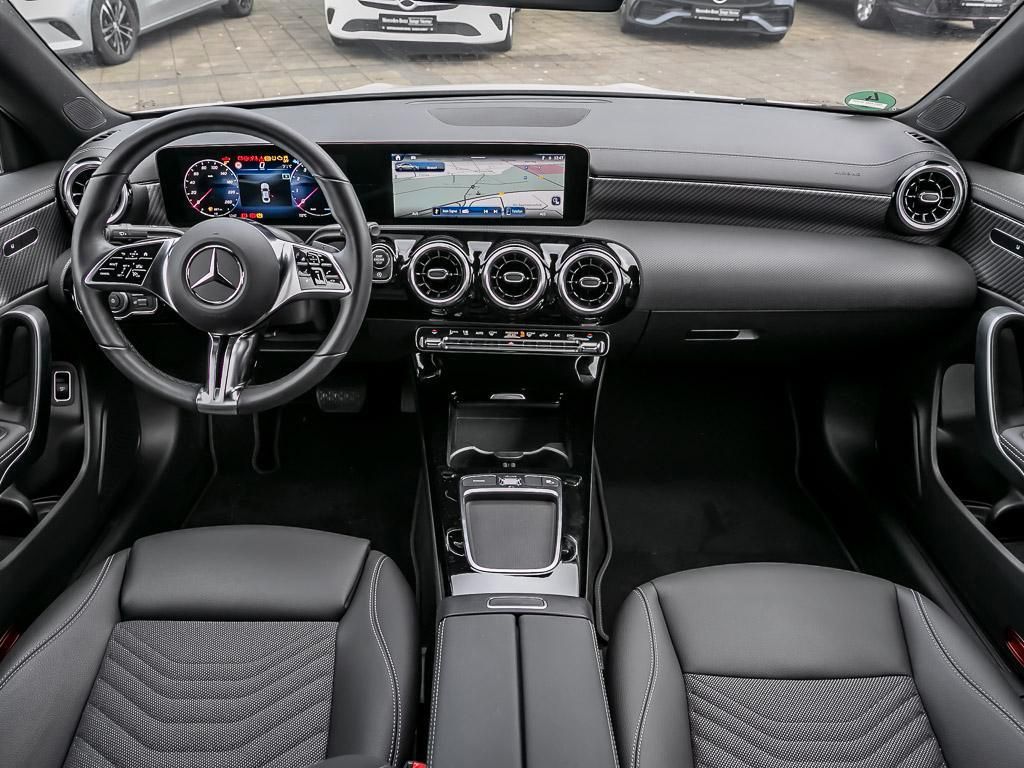 Mercedes-Benz CLA 180 Progressive - Samsaru's Car Outlet