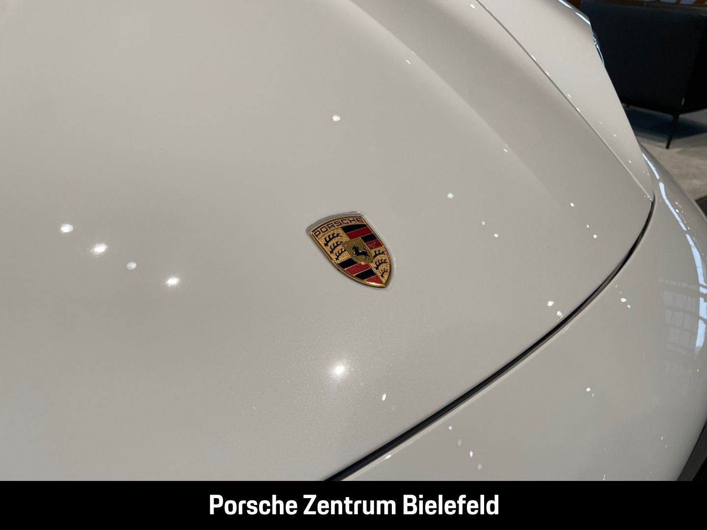 Porsche Taycan 4 Cross Turismo Panorama Surround-View