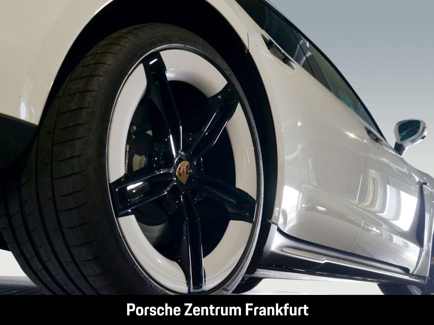 Porsche Taycan Sport Turismo BOSE Surround-View 21-Zoll