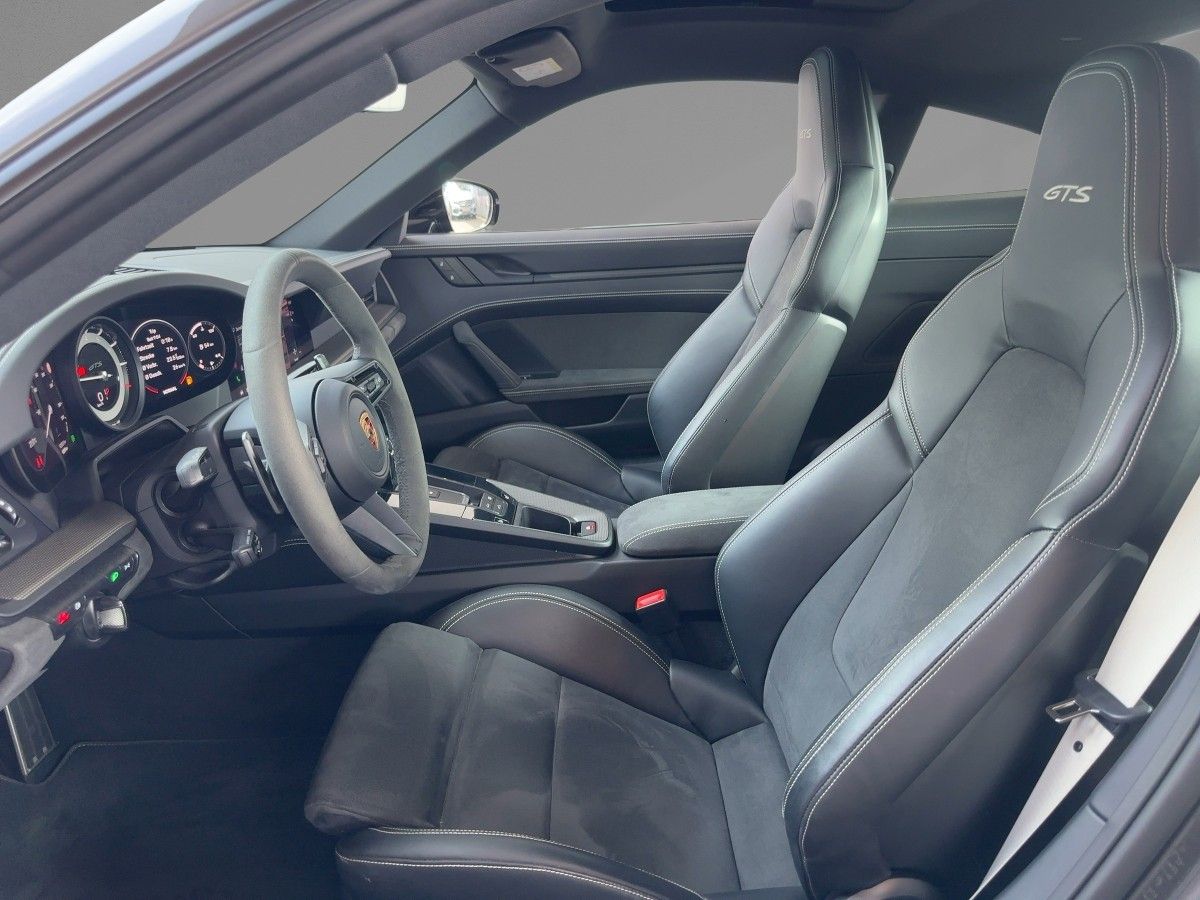 Porsche 911 Carrera 4 GTS - Samsaru's Car Outlet