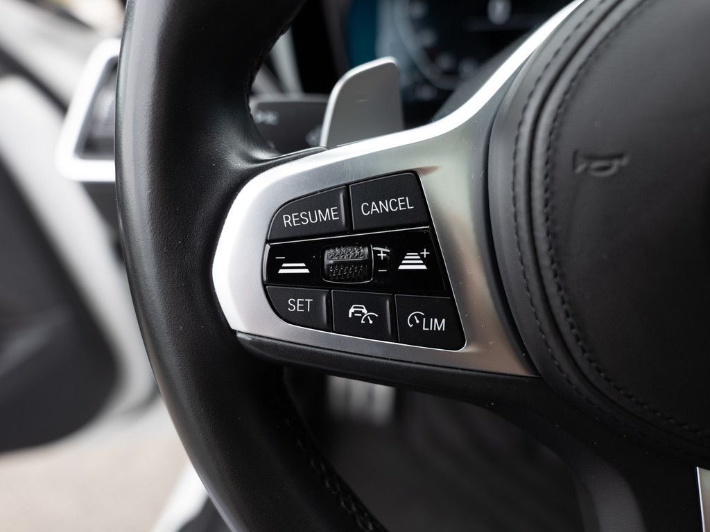 BMW 330e Touring xDrive M-Sport PANO AHK HUD LASER