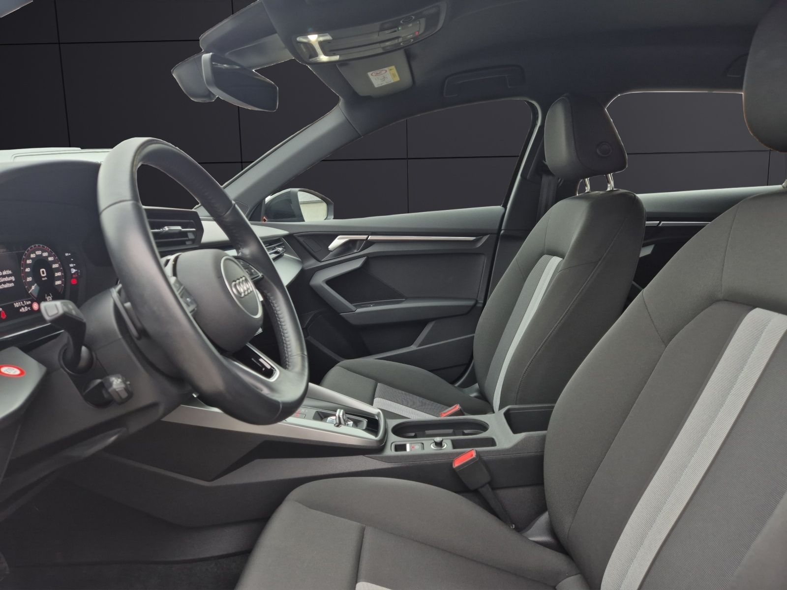 Audi A3 Sportback 35 TFSI S line S-tronic - Samsaru's Car Outlet