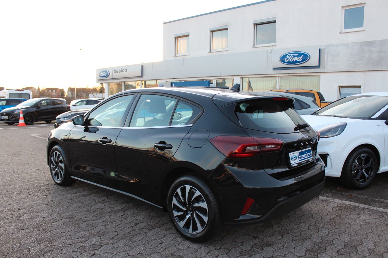 Ford Focus Titanium 1,0EcoBoost*Automatik*ACC*Nav*LED